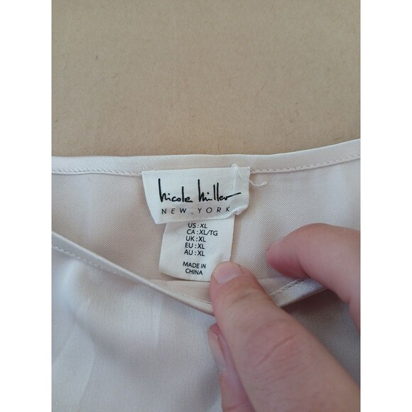 Nicole Miller Satin Shell Top Womens XL Champagne Cap Sleeve Relaxed Elegant - Picture 2 of 6